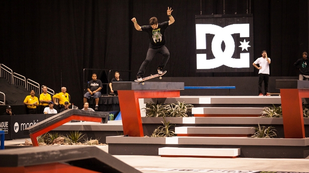 Chris Cole, 2º colocado. Frontside 180º to switch crooked