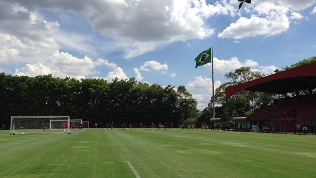 Jogadores da seleção dos Estados Unidos treinam no CT do São Paulo: até o FBI veio Jogadores da seleção dos Estados Unidos treinam no CT do São Paulo: até o FBI veio