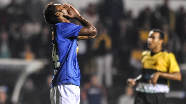 14ª RODADA - Criciúma 0 x 0 Cruzeiro - Clube não foi bem na partida e, apesar de bola no travessão, teve que se contentar com o empate