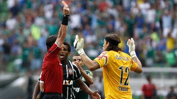 Cássio disse que juiz 'queria aparecer' ao expulsá-lo