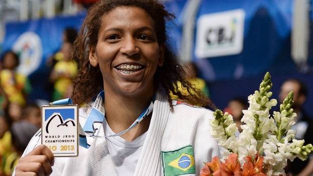 A brasileira Rafaela Silva ganhou a medalha de ouro no Mundial de judô, nesta quarta, no Rio