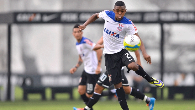 Sporting pediu Malcom, mais quatro jogadores e ainda 4 milhões de euros por 50% dos direitos de Elias Sporting pediu Malcom, mais quatro jogadores e ainda 4 milhões de euros por 50% dos direitos de Elias