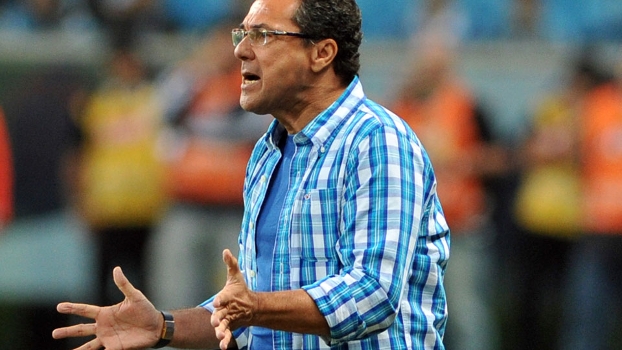 Vanderlei Luxemburgo, durante o jogo do Grêmio contra o Huachipato Vanderlei Luxemburgo, durante o jogo do Grêmio contra o Huachipato