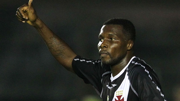 O atacante equatoriano Tenorio fez o gol da vitória do Vasco sobre o Nacional-AM, nesta terça em Manaus O atacante equatoriano Tenorio fez o gol da vitória do Vasco sobre o Nacional-AM, nesta terça em Manaus