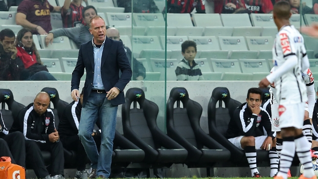 Mano recorda momentos difíceis dos rivais e diz: 'Precisamos corrigir a criação e o chute'