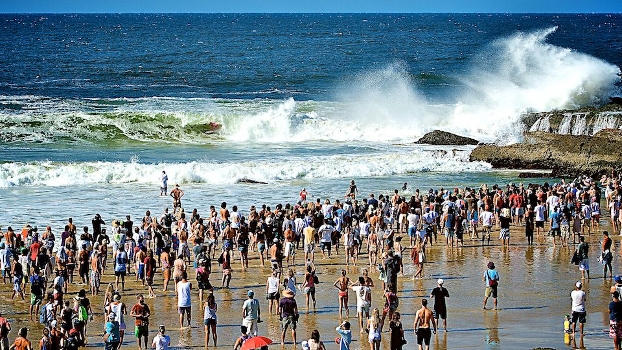 Julian Wilson batalhou na 2º bateria das quartas contra Joel Parkinson
