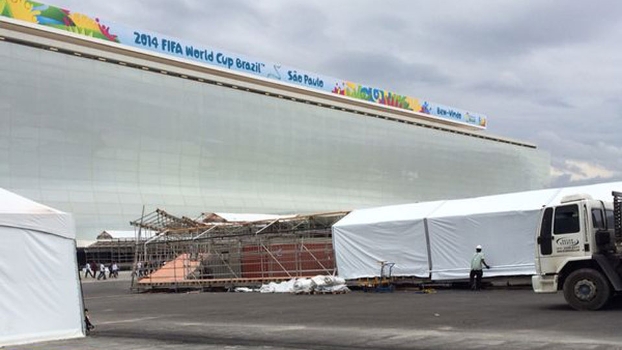Estádio ganhou mais a cara da Fifa neste domingo Estádio ganhou mais a cara da Fifa neste domingo