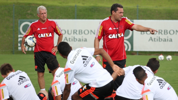 Vanderlei comanda o Flamengo durante pré-temporada em Atibaia