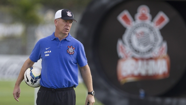 Mano diz que encerra trabalho no Corinthians satisfeito