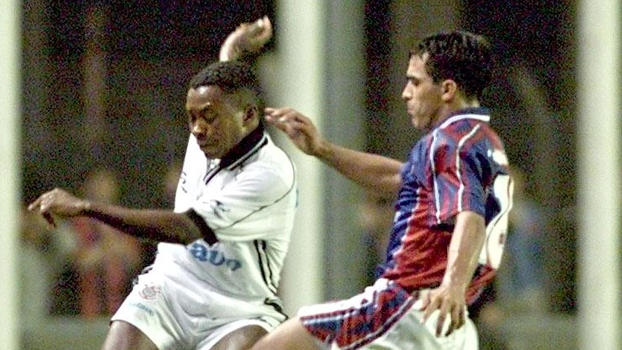 Contra San Lorenzo, Marcelinho sofreu pressão por batom e briga com Rincón