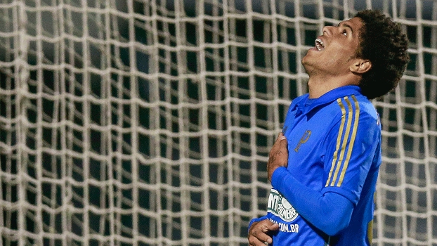 Com apoio de Gareca, Leandro diz que foi bem e avisa: 'Se tiver que vaiar, pode vaiar'