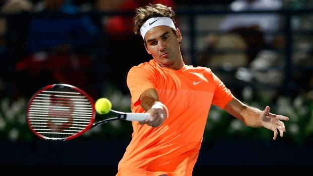 Roger Federer durante a final em Dubai contra Novak Djokovic: sétimo título Roger Federer durante a final em Dubai contra Novak Djokovic: sétimo título