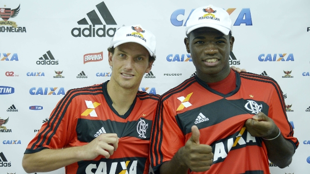 Elano e Feijão foram apresentados oficialmente pelo Flamengo nesta segunda-feira