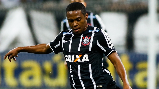 Elias, que está em sua segunda passagem pelo Corinthians, reencontra a torcida do Flamengo Elias, que está em sua segunda passagem pelo Corinthians, reencontra a torcida do Flamengo