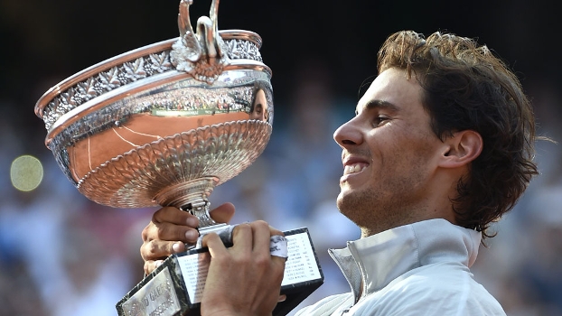 Nadal ergue a taça de Roland Garros pela 9ª vez Nadal ergue a taça de Roland Garros pela 9ª vez