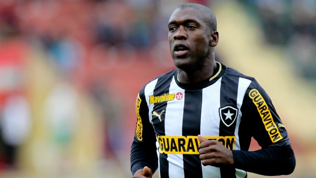 Seedorf admitiu que se desentendeu com o lateral direito Gilberto durante a vitória por 3 a 1 sobre a Portuguesa Seedorf admitiu que se desentendeu com o lateral direito Gilberto durante a vitória por 3 a 1 sobre a Portuguesa