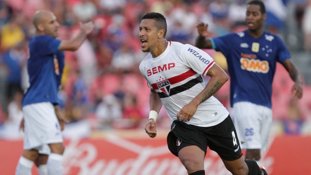 2ª RODADA - Cruzeiro 1 x 1 São Paulo - Em Uberlândia, time mineiro saiu na frente com Júlio Baptista. Mas Antônio Carlos, nos acréscimos, empatou