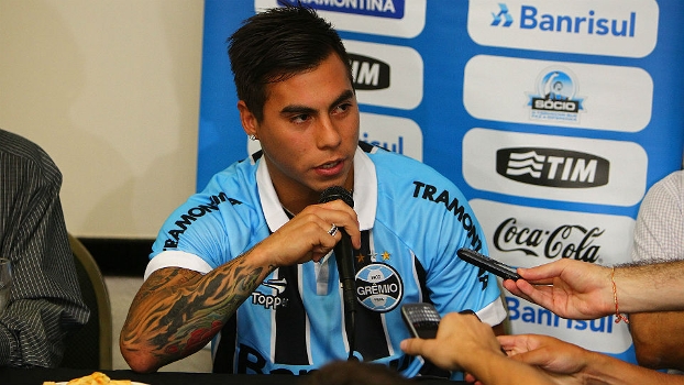 Vargas é apresentado; Grêmio superou rivais e conseguiu a contratação do atacante chileno
