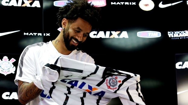 Cristian durante sua apresentação no Corinthians: lesão o afasta de cara dos primeiros jogos