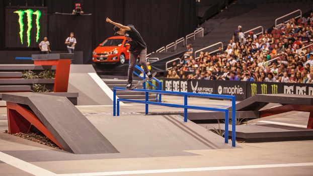 Nyjah Huston desta vez teve que se contentar com um 4º lugar. Backside nosebluntslide