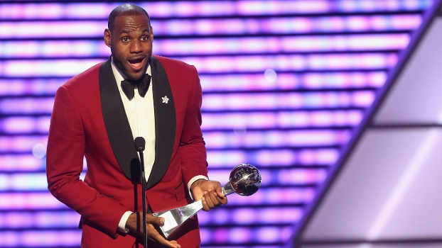 Lebron James foi o grande vencedor da noite, com três prêmios individuais
