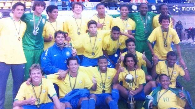 Gerson e a seleção de base do Brasil, ao lado de Neymar e companhia Gerson e a seleção de base do Brasil, ao lado de Neymar e companhia