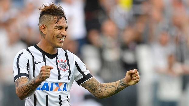 Guerrero pede US$ 7 milhões de luvas para renovar com o Corinthians Guerrero pede US$ 7 milhões de luvas para renovar com o Corinthians