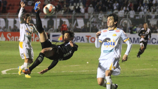 A Ponte Preta recebeu o Criciúma e segurou o 0 a 0 para ficar com a classificação, depois de fazer 2 a 1 na ida