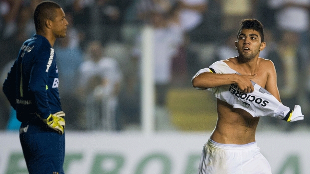 Gabriel comemora depois de dar a vantagem ao Santos no duelo oitavas de final Gabriel comemora depois de dar a vantagem ao Santos no duelo oitavas de final