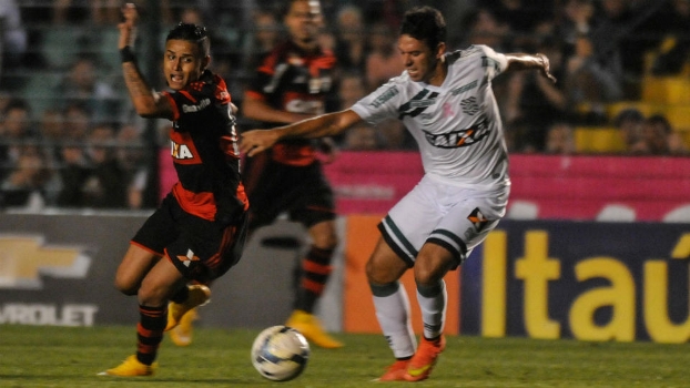 Flamengo vence Figueirense em jogo de 