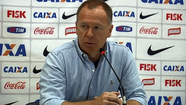 Erros para 'matar' o jogo e 'convite' ao empate incomodam Mano Menezes