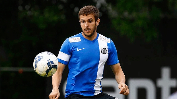 Bruno Uvini durante treino no CT Rei Pelé Bruno Uvini durante treino no CT Rei Pelé
