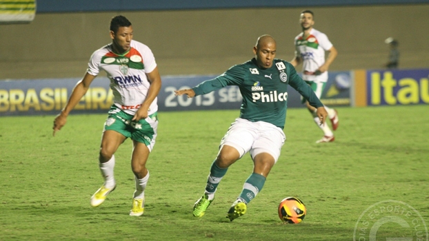 Walter tem o seu comportamento elogiado por todos no Goiás Walter tem o seu comportamento elogiado por todos no Goiás