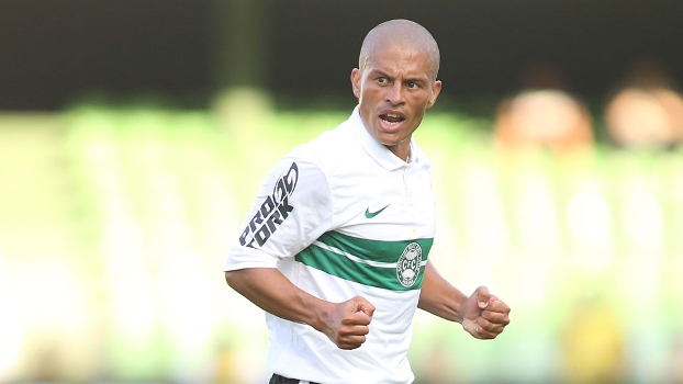 Alex completará 1000 jogos como profissional Alex completará 1000 jogos como profissional