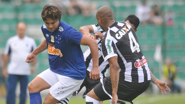 31ª RODADA - Figueirense 1 x 1 Cruzeiro - A vitória parecia assegurada, mas o clube catarinense empatou aos 47 minutos do segundo tempo