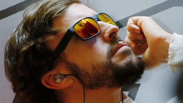 Fernando Alonso dentro dos boxes da Ferrari em Sochi, palco do GP da Rússia Fernando Alonso dentro dos boxes da Ferrari em Sochi, palco do GP da Rússia