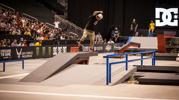 Ryan Sheckler, 3º lugar. Backside nosebluntslide