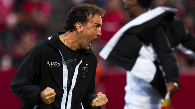 Cuca se livrou da mania de perseguição que carregava até pouco tempo atrás Cuca se livrou da mania de perseguição que carregava até pouco tempo atrás