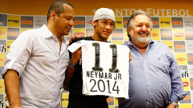 Pai de Neymar, o atacante e o hoje presidente licenciado do Santos, Luis Álvaro de Oliveira Pai de Neymar, o atacante e o hoje presidente licenciado do Santos, Luis Álvaro de Oliveira