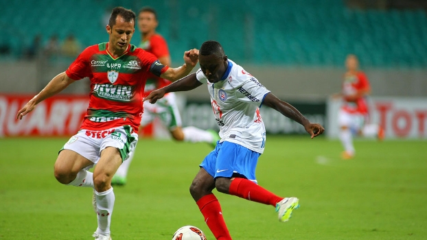 O norte-americano Adu fez o seu primeiro jogo desde o começo no Bahia