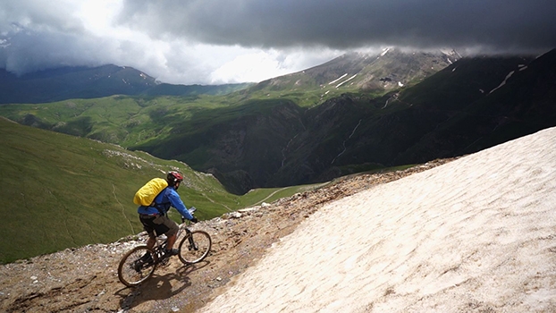 Pirineus: Pedal com desnível de 1280m na cordilheira entre a Espanha e a França | Aventuras com Renata Falzoni Pirineus: Pedal com desnível de 1280m na cordilheira entre a Espanha e a França | Aventuras com Renata Falzoni