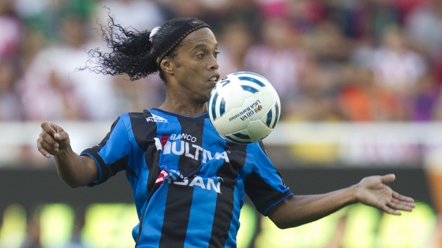 Ronaldinho Gaúcho, em ação pelo Queretaro Ronaldinho Gaúcho, em ação pelo Queretaro