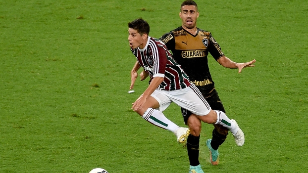 Gabriel 'persergue' Conca durante clássico Botafogo x Fluminense Gabriel 'persergue' Conca durante clássico Botafogo x Fluminense