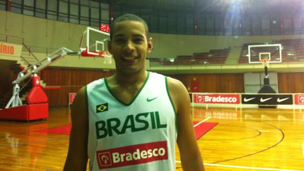 Gemerson treina com a seleção e tenta conquistar uma vaga no Mundial Gemerson treina com a seleção e tenta conquistar uma vaga no Mundial