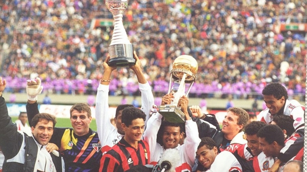 Jogadores do São Paulo comemoram a conquista da Copa Intercontinental de 1993