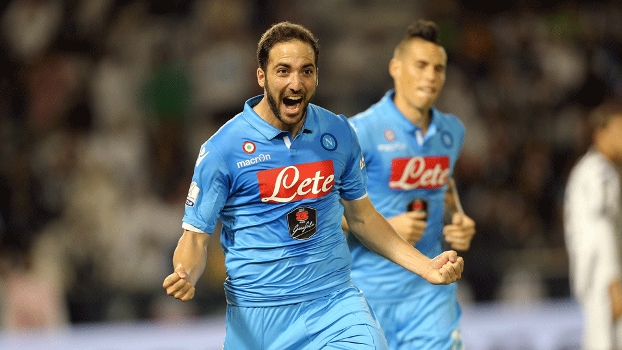 Higuaín fez os dois gols do Napoli e foi fundamental para garantir título da Juventus