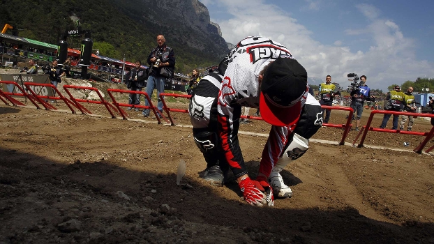 Saudades da terra. Após meses afastado por queda nos treinos, Max Nagl retorna ao Mundial de Motocross correndo em casa Saudades da terra. Após meses afastado por queda nos treinos, Max Nagl retorna ao Mundial de Motocross correndo em casa
