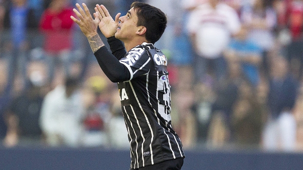 Fagner se diz 'tranquilo' em relação à permanência no Corinthians