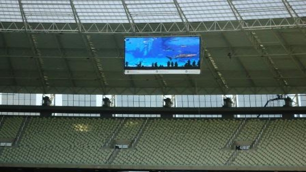 2 Telões de LED cada um com 90 metros quadrados 2 Telões de LED cada um com 90 metros quadrados