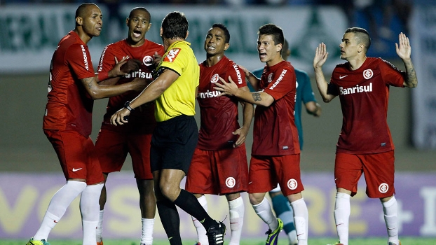 Inter negou briga entre os jogadores do Inter após derrota para o Goiás Inter negou briga entre os jogadores do Inter após derrota para o Goiás